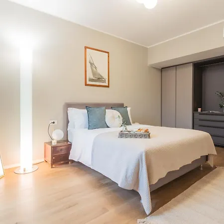 V On By Rent Appartement Côme