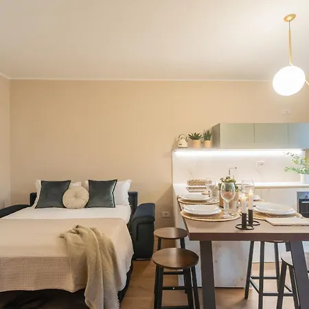 V On By Rent Appartement Côme