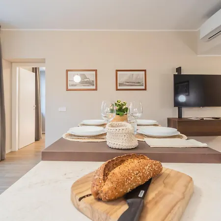V. On Διαμέρισμα *