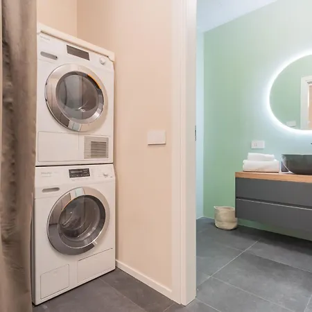 V. On Apartman