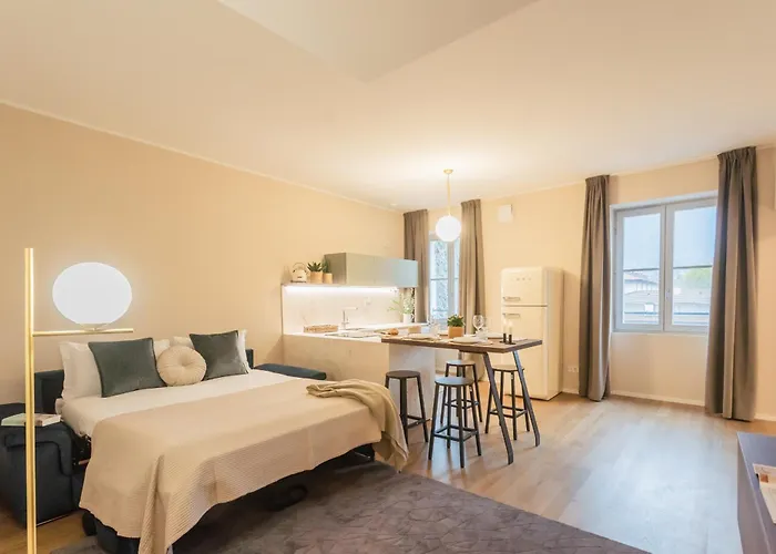 V. On Apartman *
